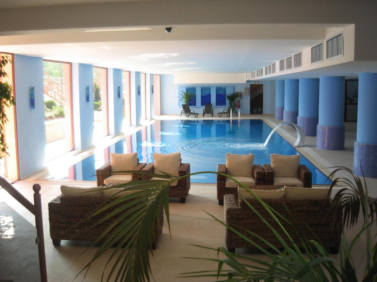 4 Epoxes Hotel Spa Loutraki  Exterior photo