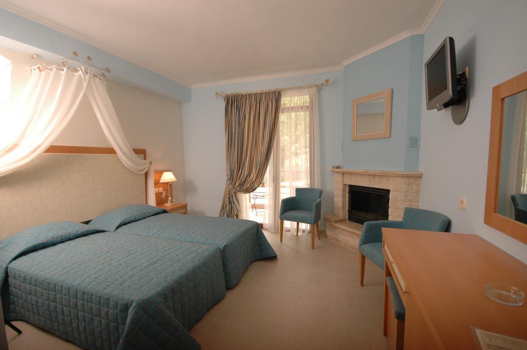 4 Epoxes Hotel Spa Loutraki  Room photo